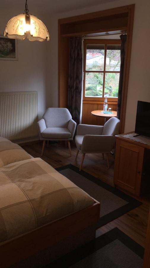 Pension - Gaestehaus Zum Pfaelzerwald Hinterweidenthal 外观 照片