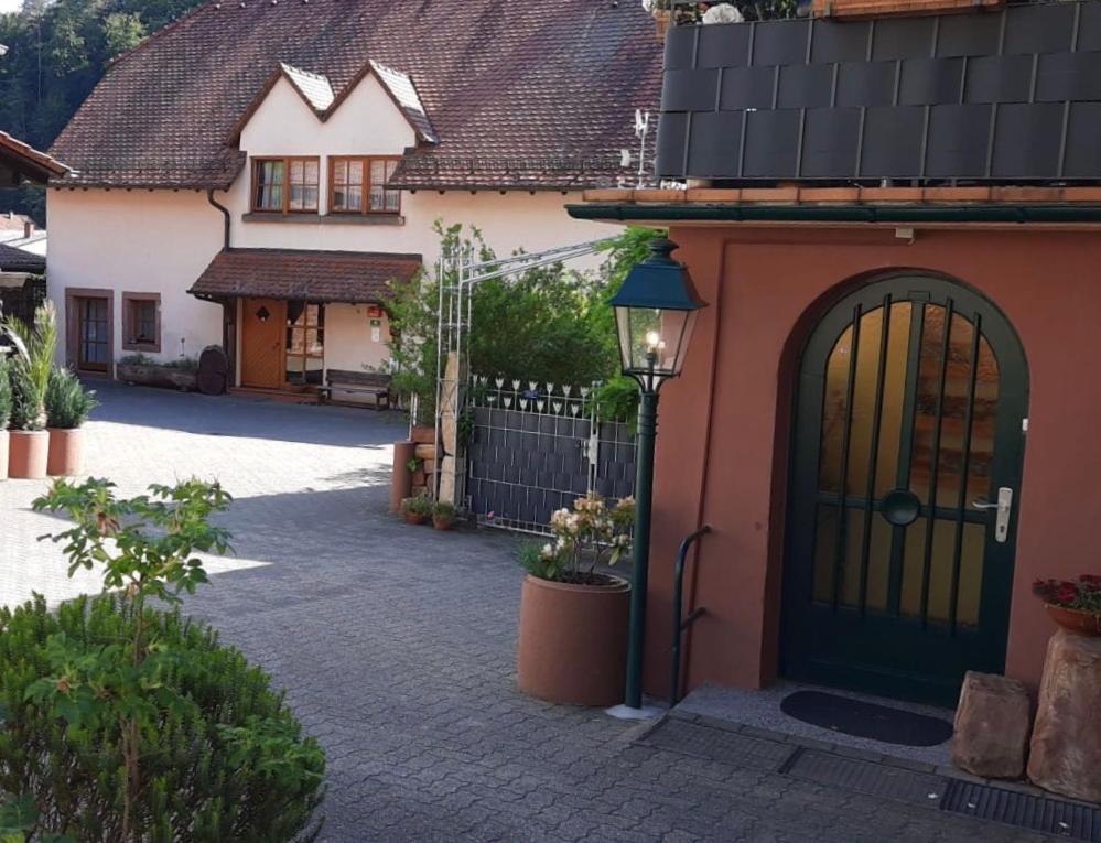 Pension - Gaestehaus Zum Pfaelzerwald Hinterweidenthal 外观 照片